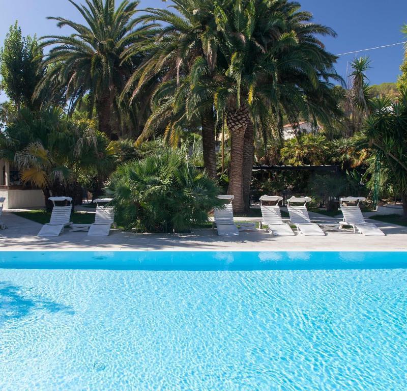 מרינה די קמפו Hotel Barracuda מראה חיצוני תמונה
